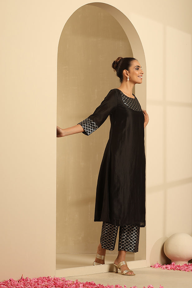 Chanderi Brocades Kurta Set-Black