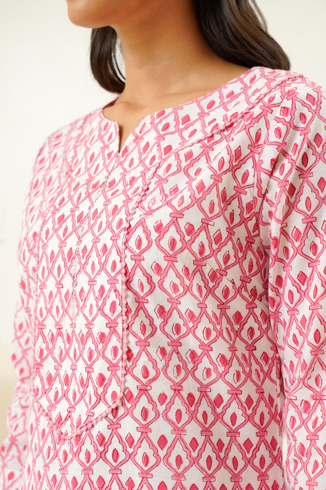 Anagha Round Neck Hand Print Kurta Set