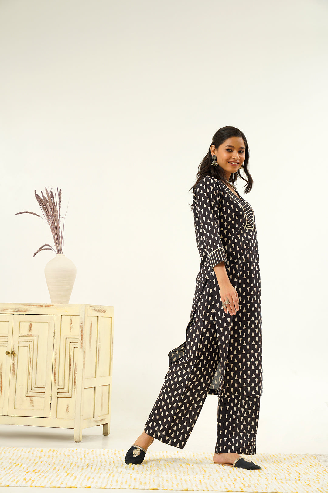 Unnati Abstract Print Kurta Set