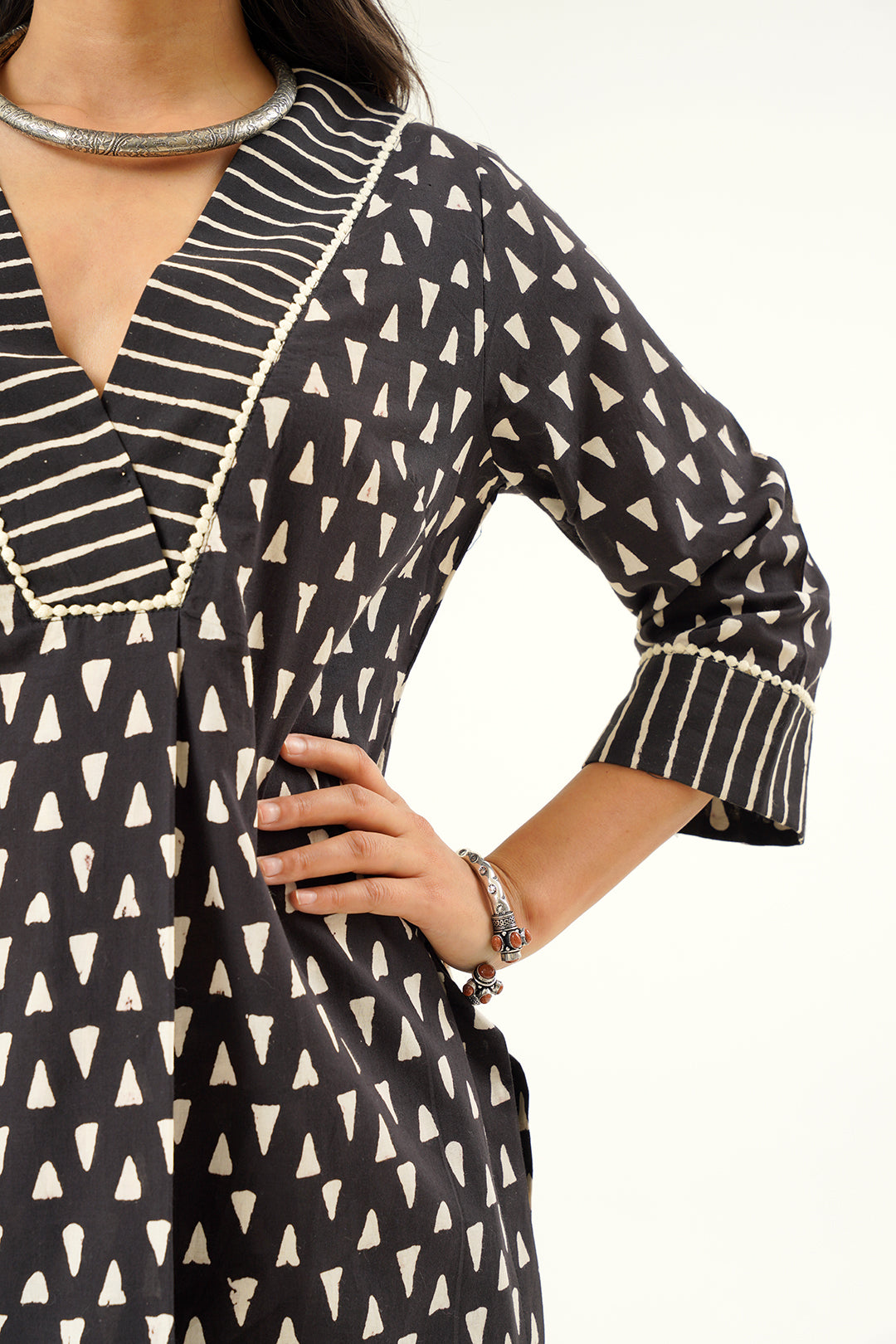 Unnati Abstract Print Kurta Set